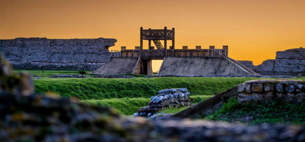 A reconstructed Roman gateway and rampart at Richborough Roman Fort