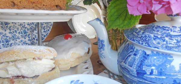 cakes, teapot, flowers